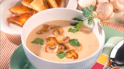 Champignon-Käse-Suppe Rezept - Foto: LECKER @ Bauer Media Group