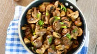 Champignonpfanne - Foto: Doris Heinrichs - Fotolia Champignonpfanne - Foto: Doris Heinrichs - Fotolia