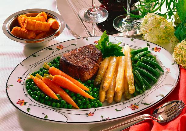 Chateaubriand mit Gemüse und Kroketten Rezept Chateaubriand mit Gemüse und Kroketten Rezept