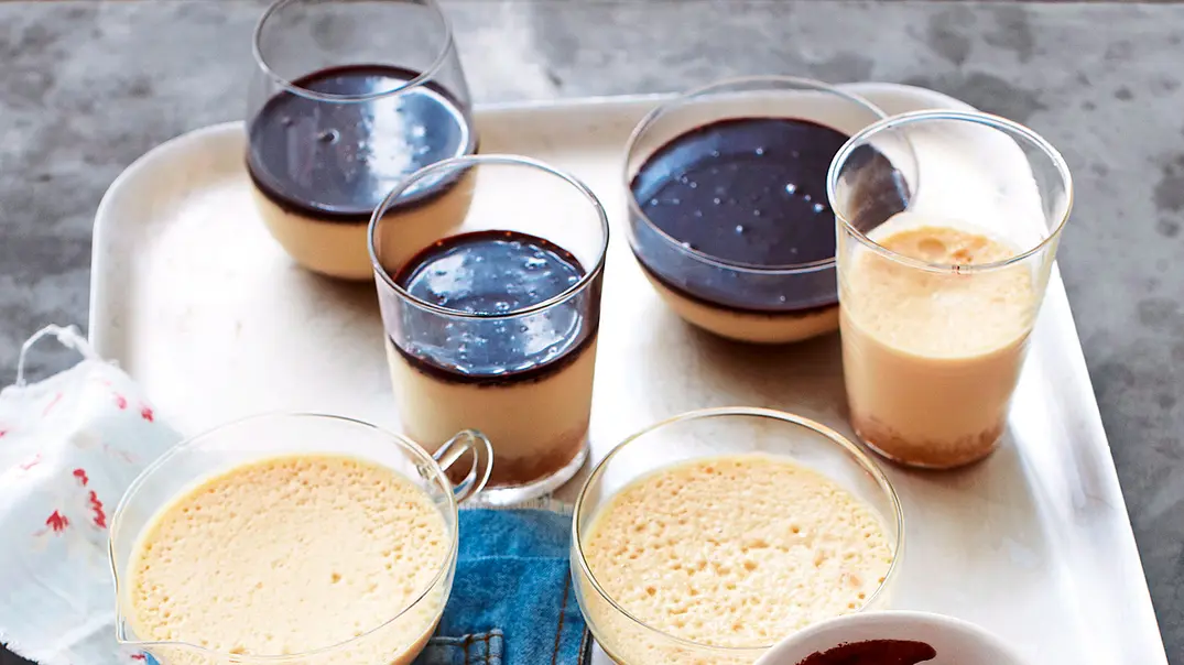 Cheesecake aus dem Glas mit Espressosoße Rezept - Foto: LECKER @ Bauer Media Group Cheesecake aus dem Glas mit Espressosoße Rezept - Foto: LECKER @ Bauer Media Group