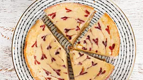 Cheesecake mit Himbeerherzchen - Foto: Bit Projects