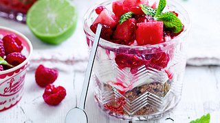 Cheesecake-Trifle Pink Summer Rezept - Foto: House of Food / Bauer Food Experts KG