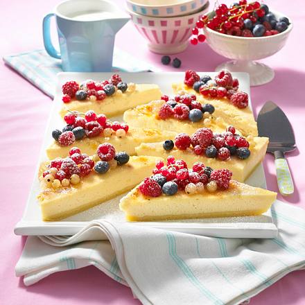 Cheesecake vom Blech mit Beerenmix Rezept