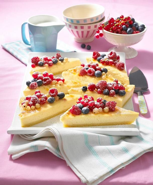 Cheesecake vom Blech mit Beerenmix Rezept LECKER