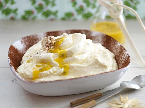 Cheesecakecream mit Mango-Passionsfruchtsoße Rezept Cheesecakecream mit Mango-Passionsfruchtsoße Rezept