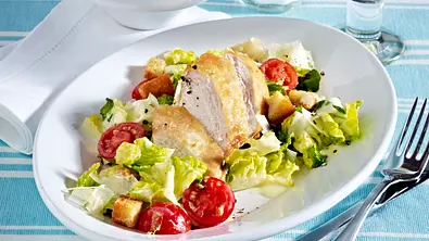 Chicken Caesar Salad Rezept - Foto: LECKER @ Bauer Media Group