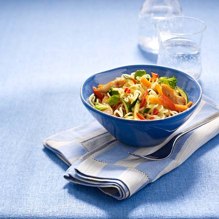 Chicken Noodles with Courgette & Chilli Rezept Chicken Noodles with Courgette & Chilli Rezept