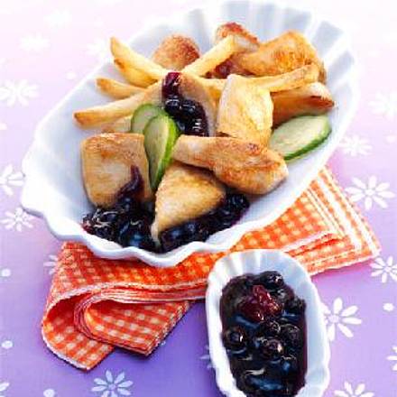 Chicken-Nuggets mit Tomaten-Blaubeer-Sauce Rezept Chicken-Nuggets mit Tomaten-Blaubeer-Sauce Rezept