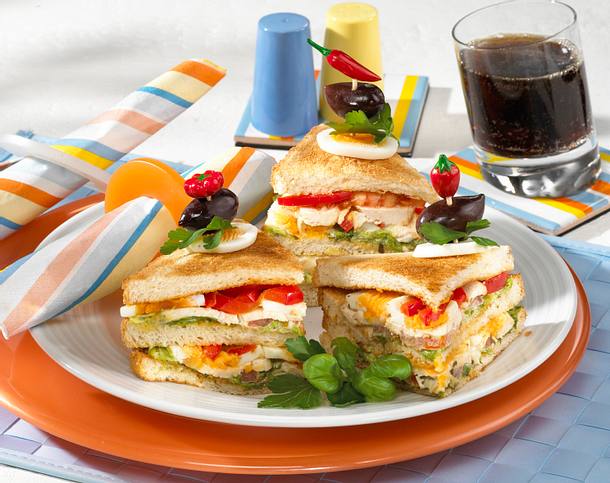 Chicken-Sandwich mit Tomate & Ei Rezept Chicken-Sandwich mit Tomate & Ei Rezept