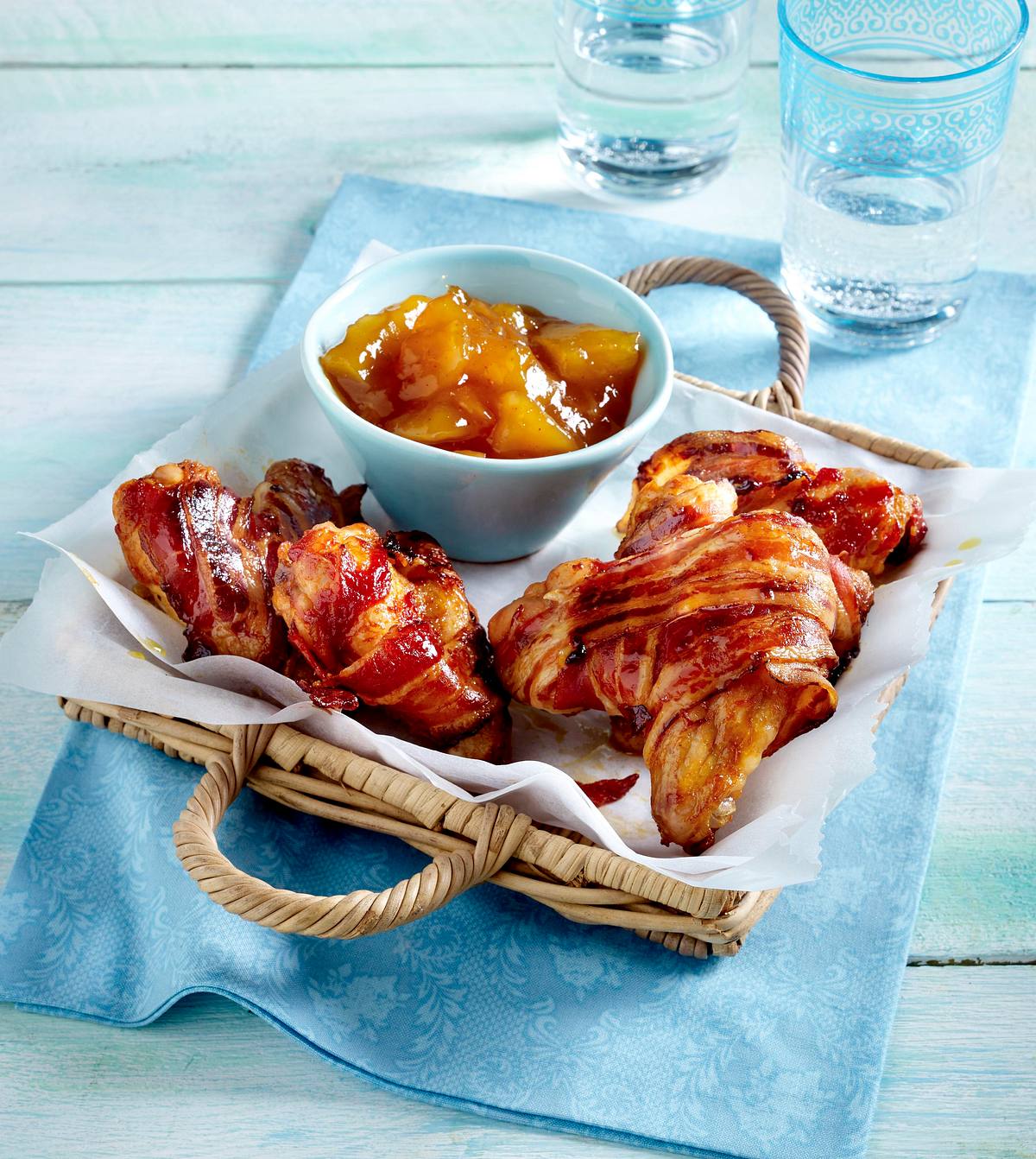 Chicken Wings mit Tomatenketchup und Bacon zu Mango-Chutney Rezept