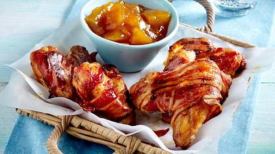 Chicken Wings mit Tomatenketchup und Bacon zu Mango-Chutney Rezept - Foto: LECKER @ Bauer Media Group