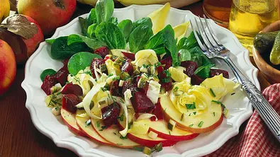 Chicoree-Apfelsalat mit Rote Bete Rezept - Foto: LECKER @ Bauer Media Group