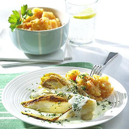 Chicorée mit Petersiliensoße zu Möhren-Püree Rezept Chicorée mit Petersiliensoße zu Möhren-Püree Rezept