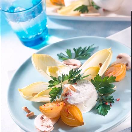 Chicoréesalat mit Ziegenkäse Rezept Chicoréesalat mit Ziegenkäse Rezept