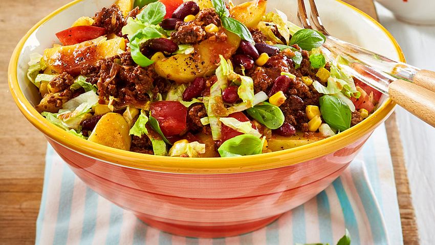 Chili-con-Carne-Kartoffelsalat Rezept - Foto: House of Food / Bauer Food Experts KG