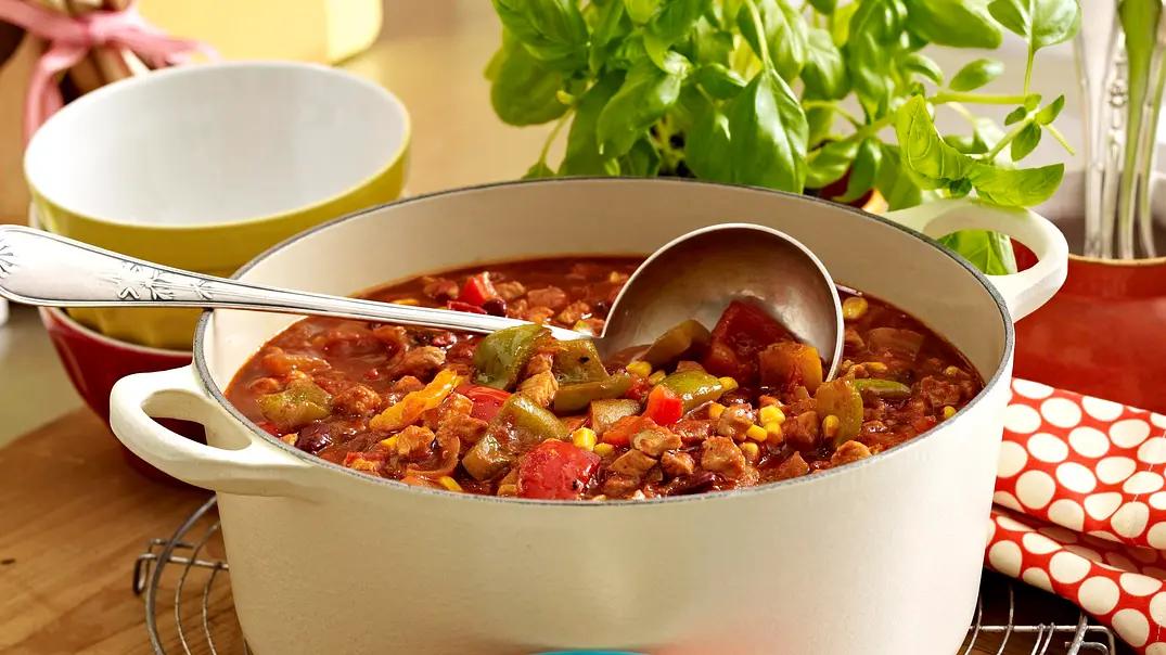 Chili-Puten-Eintopf Rezept - Foto: LECKER @ Bauer Media Group Chili-Puten-Eintopf Rezept - Foto: LECKER @ Bauer Media Group