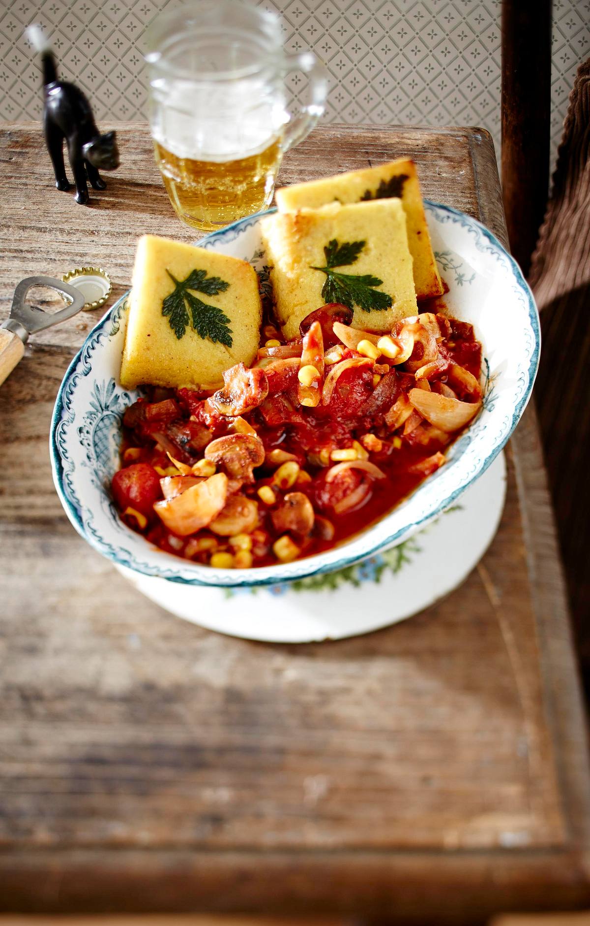 Chili sin Carne (pikanter Eintopf mit Polentaschnitten) Rezept