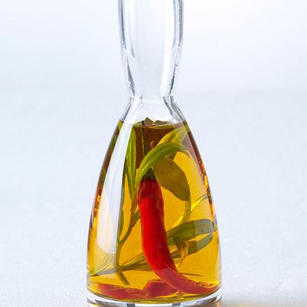 Chiliöl mit Estragon und Lorbeer (4 mal anders) Rezept