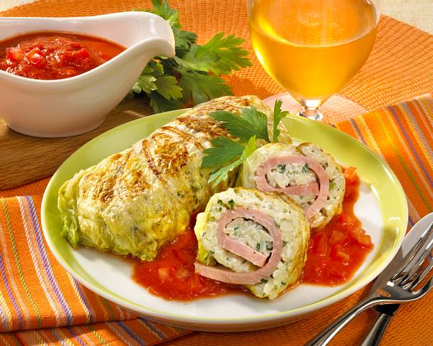 Chinakohlröllchen in Tomatensoße Rezept