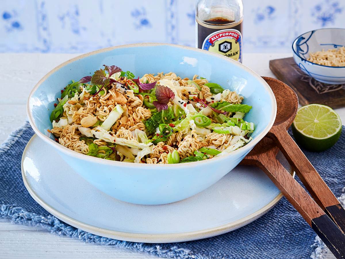 Chinakohlsalat mit Mie-Nudeln Rezept