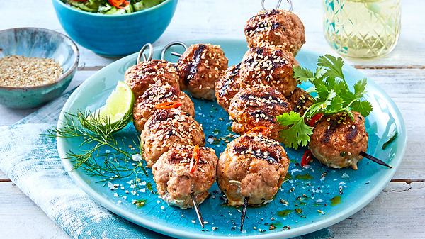 Chinatown-Meatballs mit Gurkensalat Rezept - Foto: House of Food / Bauer Food Experts KG