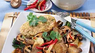 Chinesische Pilzpfanne mit Sesamknödel Rezept - Foto: LECKER @ Bauer Media Group Chinesische Pilzpfanne mit Sesamknödel Rezept - Foto: LECKER @ Bauer Media Group