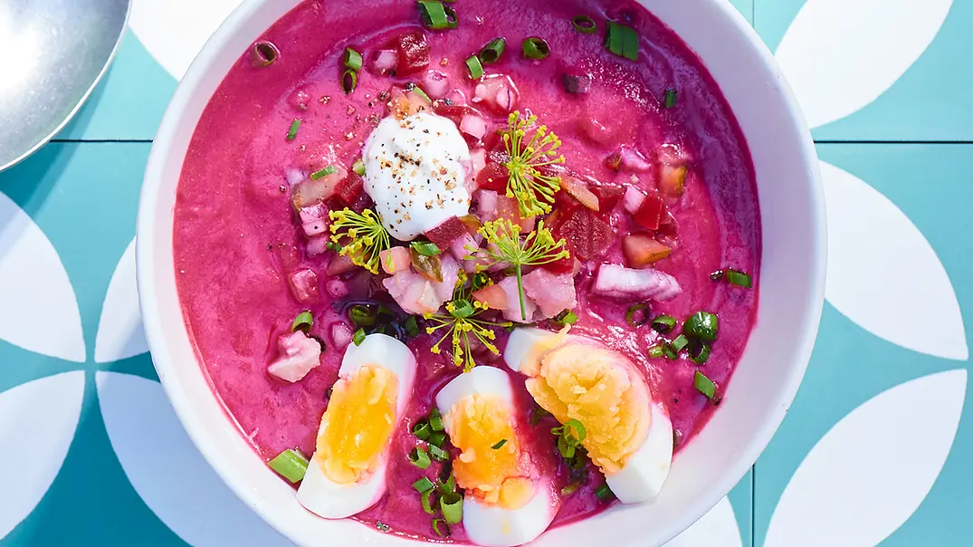 Chlodnik (kalte Rote-Bete-Suppe) - Foto: LECKER @ Bauer Media Group Chlodnik (kalte Rote-Bete-Suppe) - Foto: LECKER @ Bauer Media Group