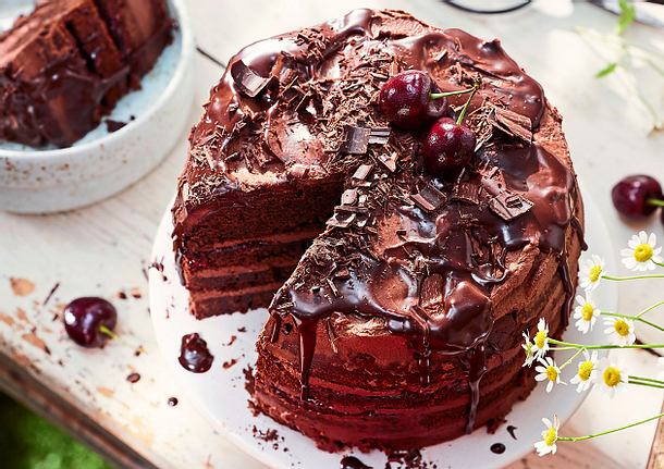 Choc Drip Cake im Black-Forest-Style Rezept