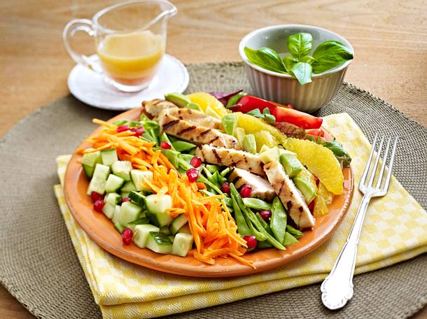 Chop Chop “Cobb” Dinner Salad Rezept Chop Chop “Cobb” Dinner Salad Rezept