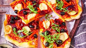 Chorizo-Pizza internationale Rezept - Foto: House of Food / Bauer Food Experts KG