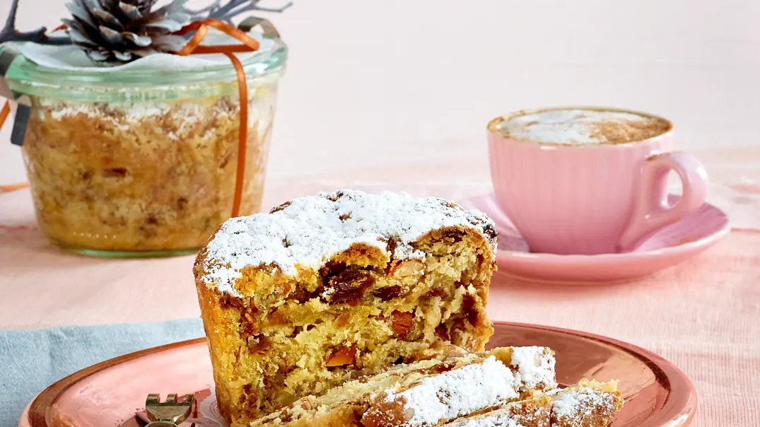 Christstollen im Glas Rezept - Foto: LECKER @ Bauer Media Group Christstollen im Glas Rezept - Foto: LECKER @ Bauer Media Group