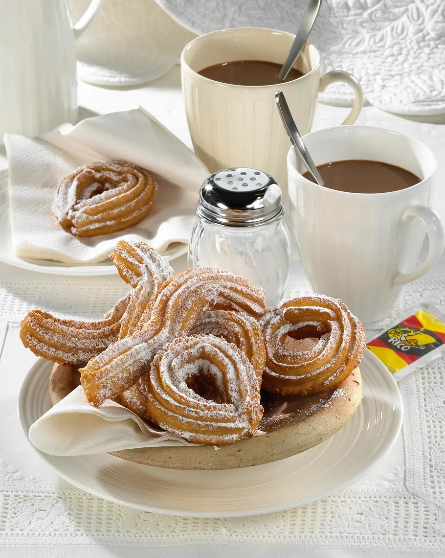 Churros und Chocolate Caliente (Spritzgebäck mit heißer Schokolade) Rezept Churros und Chocolate Caliente (Spritzgebäck mit heißer Schokolade) Rezept