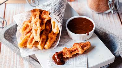 Churros-Waffeln Rezept - Foto: ShowHeroes für LECKER @ Bauer Media Group