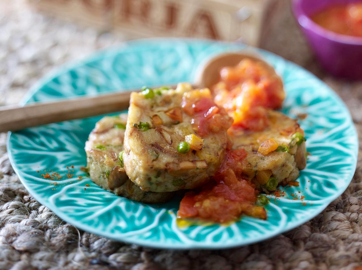 Ciabatta-Knödel mit Gemüse und spicy Tomatensoße Rezept