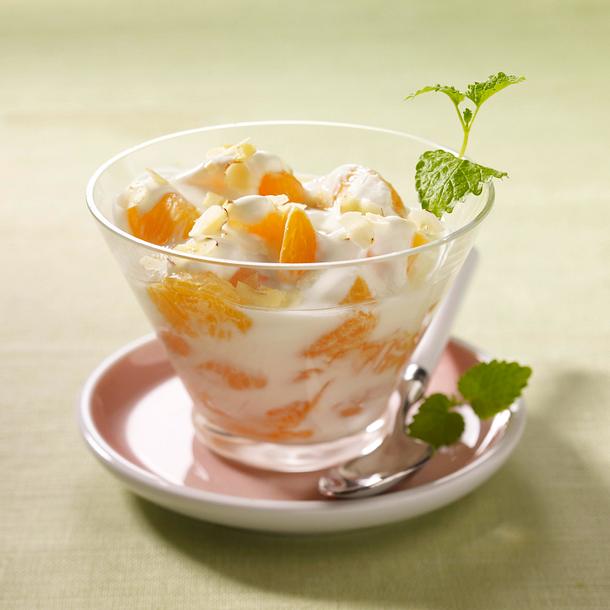 Clementinen-Joghurt mit Haselnussblättchen Rezept Clementinen-Joghurt mit Haselnussblättchen Rezept