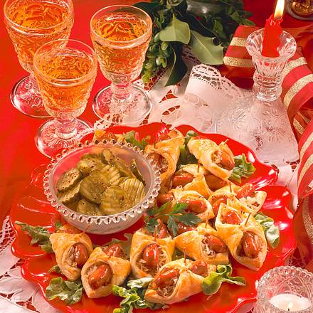 Cocktailwürstchen im Schlafrock Rezept Cocktailwürstchen im Schlafrock Rezept