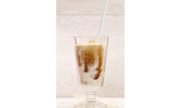Coconut-Coffee-Shake Rezept - Foto: LECKER @ Bauer Media Group