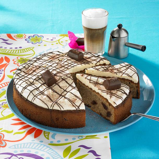 Coffee-Schokokuchen mit Baileys-Sahne Rezept | LECKER