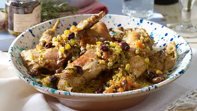 Coniglio al vino bianco (Kaninchen in Weißwein) Rezept - Foto: LECKER @ Bauer Media Group