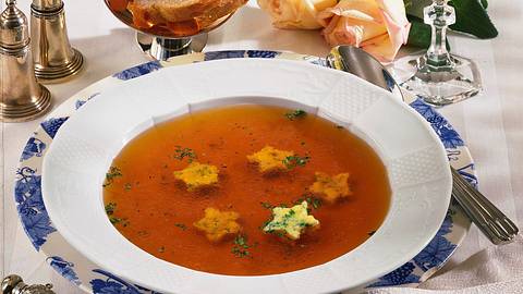 Consommé mit Eierstich Rezept - Foto: House of Food / Bauer Food Experts KG