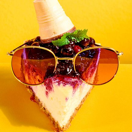 Cooler Cheesecake mit Gin-Heidelbeeren Rezept