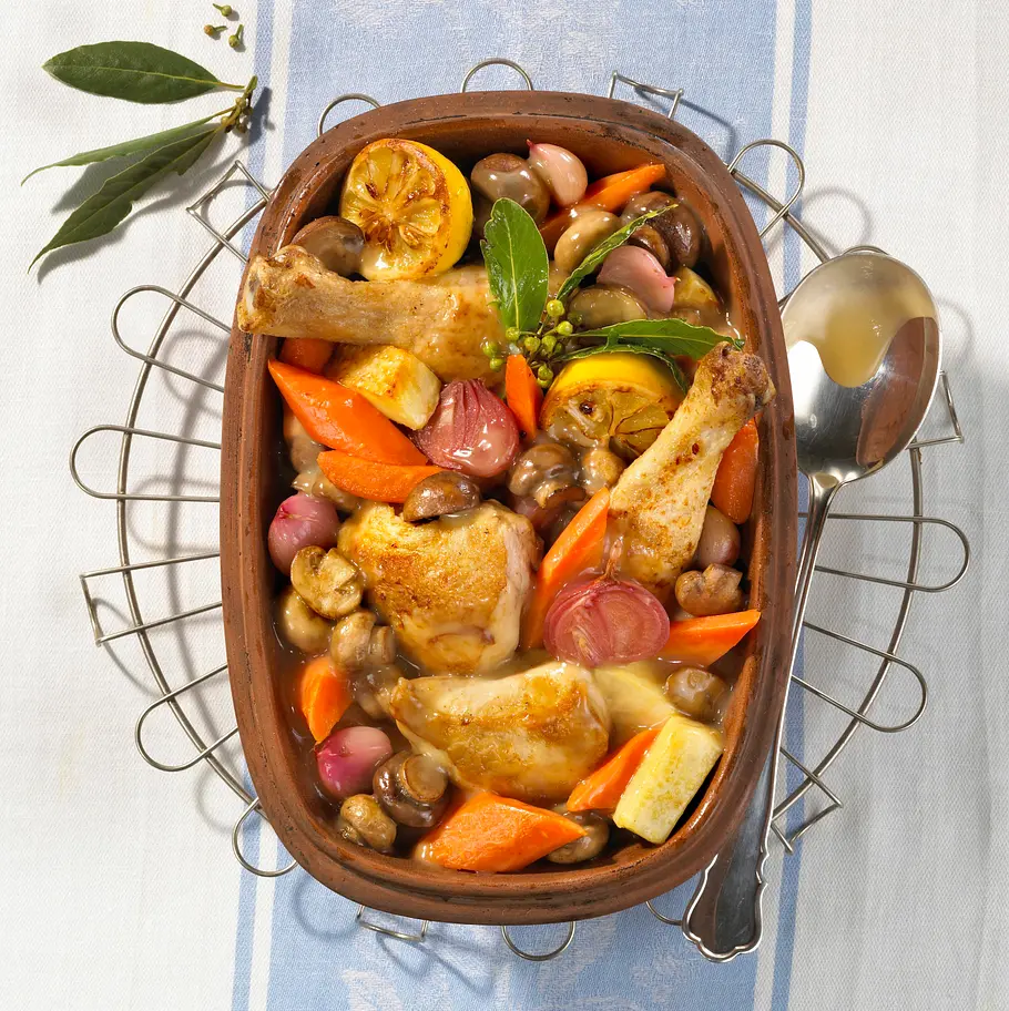 Coq au vin im Römertopf Rezept Coq au vin im Römertopf Rezept