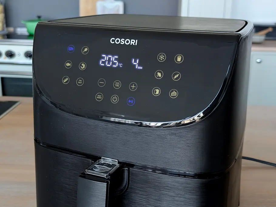 Das Display der Cosori 5,5L XXL Heißluftfritteuse Das Display der Cosori 5,5L XXL Heißluftfritteuse