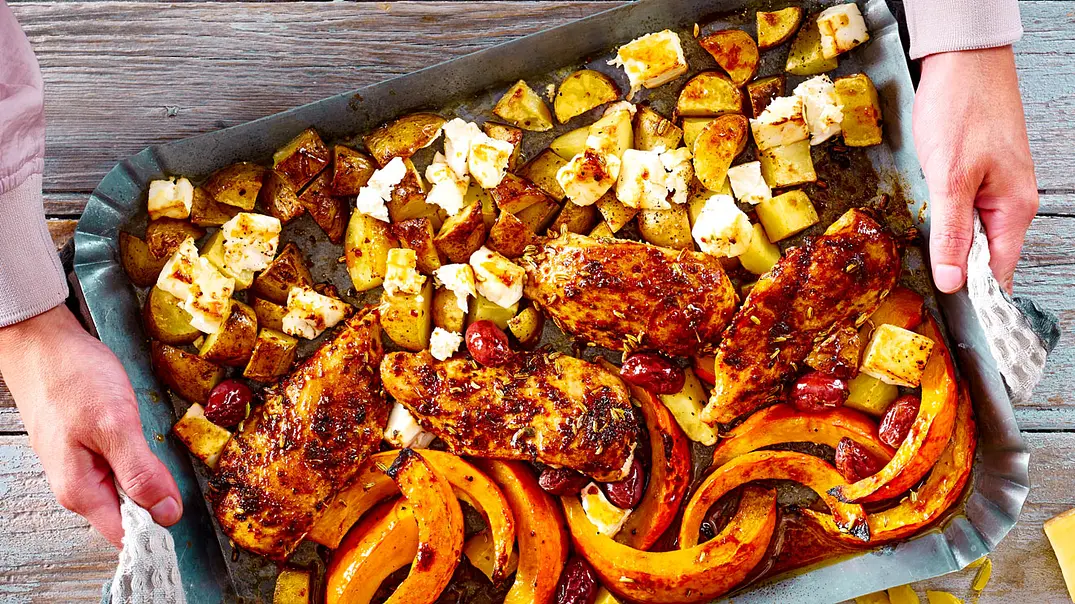 Countryhuhn vom Blech Rezept - Foto: LECKER @ Bauer Media Group Countryhuhn vom Blech Rezept - Foto: LECKER @ Bauer Media Group