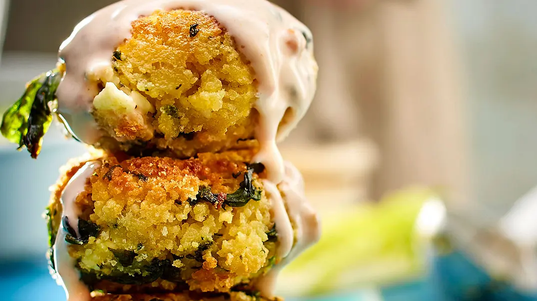 Couscous-Bites mit Spinat und Feta Rezept - Foto: LECKER @ Bauer Media Group Couscous-Bites mit Spinat und Feta Rezept - Foto: LECKER @ Bauer Media Group