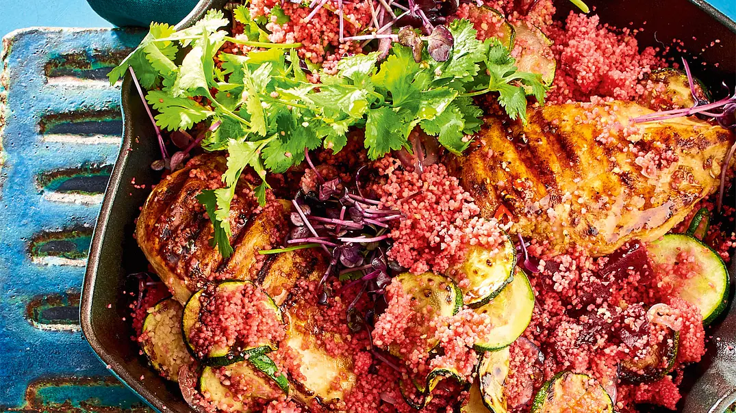 Couscous-Hähnchenpfanne Rezept - Foto: LECKER @ Bauer Media Group Couscous-Hähnchenpfanne Rezept - Foto: LECKER @ Bauer Media Group