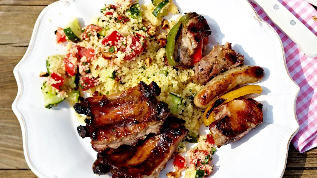 Couscous-Mandel-Salat Rezept - Foto: LECKER @ Bauer Media Group Couscous-Mandel-Salat Rezept - Foto: LECKER @ Bauer Media Group