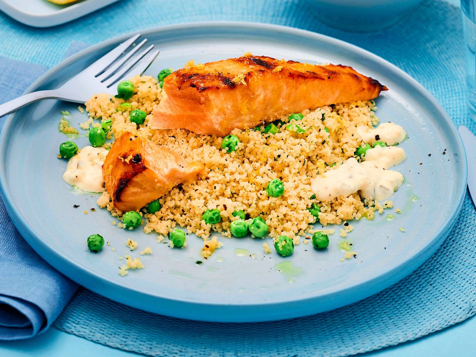 Couscous mit gegrilltem Lachs Rezept | LECKER