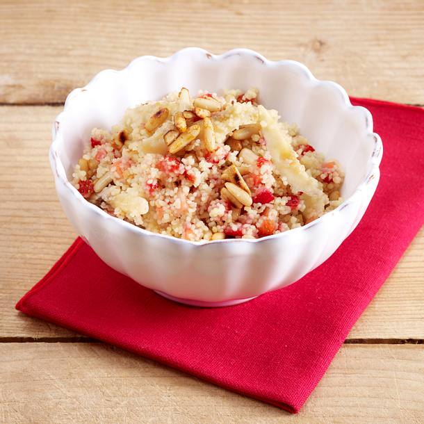 Couscous mit Hähnchenstreifen, grünem Spargel, Feta und Petersilie Rezept Couscous mit Hähnchenstreifen, grünem Spargel, Feta und Petersilie Rezept