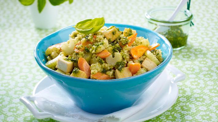 Couscous mit Pesto-Gemüse Rezept - Foto: House of Food / Bauer Food Experts KG